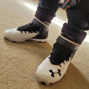Under Armour Men's Harper 5 Mid RM Baseball Cleats
